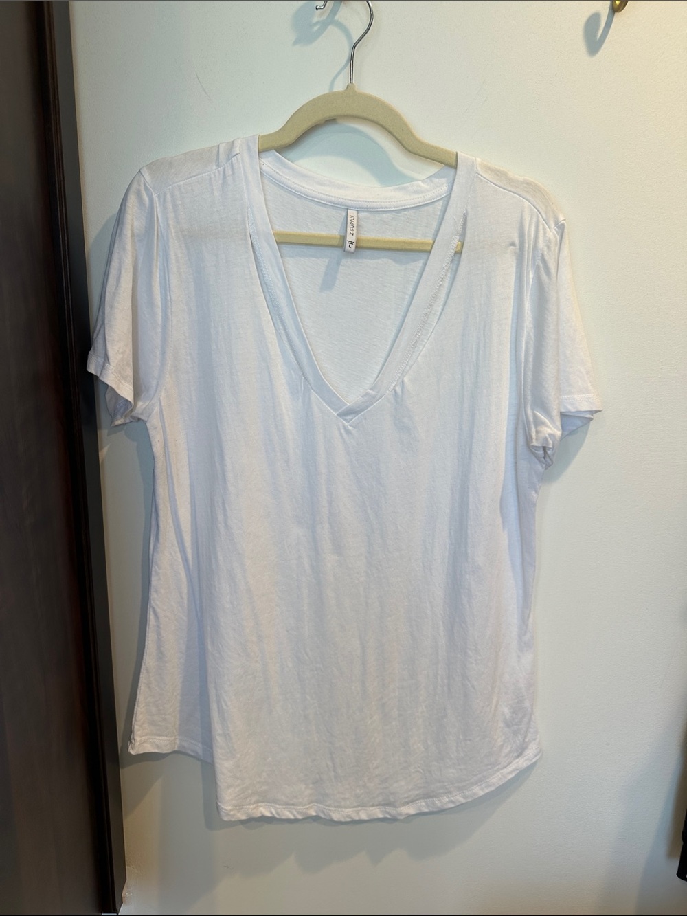 Z Supply White V-Neck Short Sleeve Tee